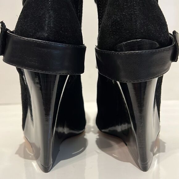 Alice + Olivia Owen Pointy Toe Wedge Heel Suede Black Booties Size 36 NWOT - Picture 6 of 16